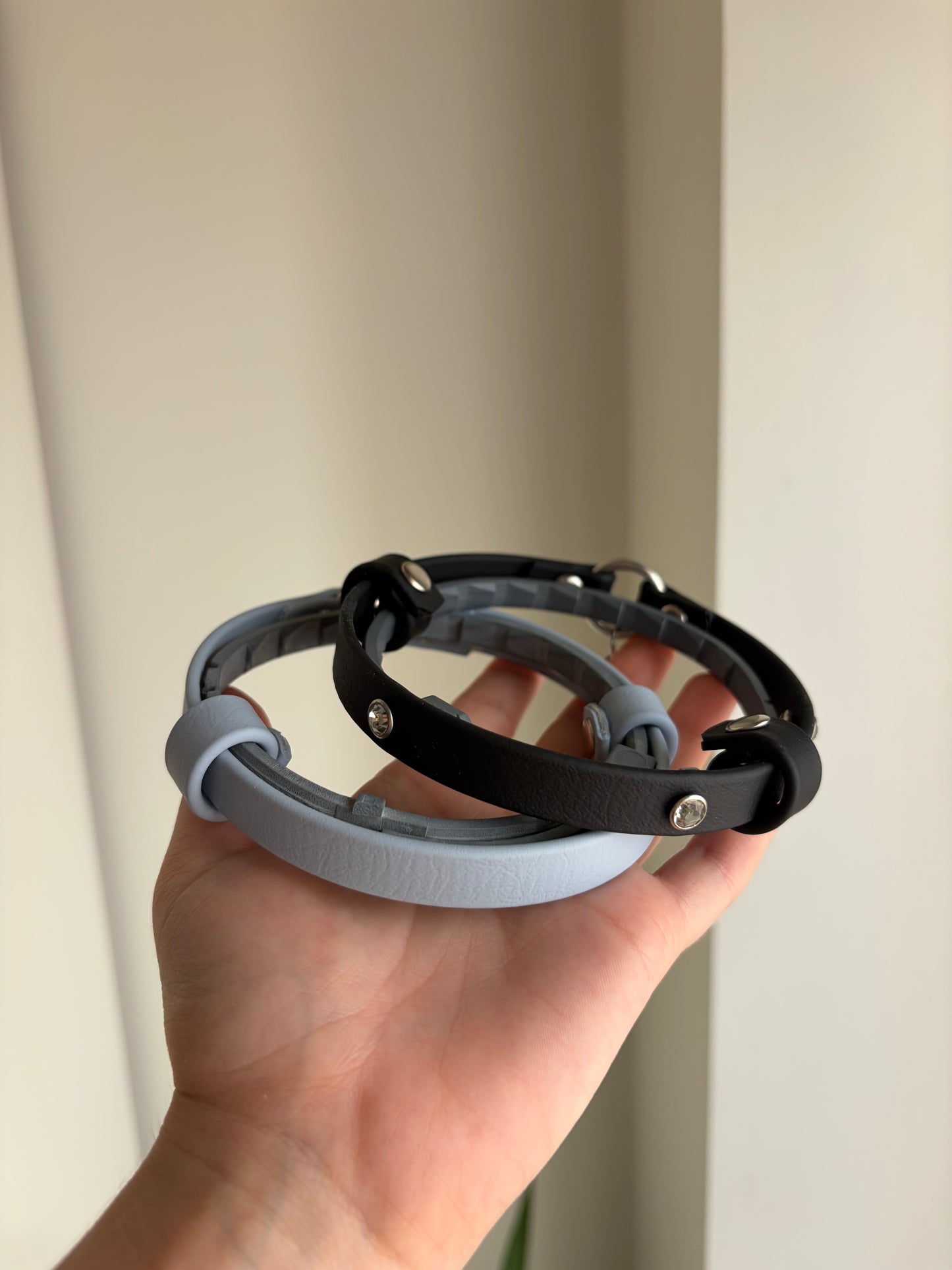 COLLAR PORTASERESTO